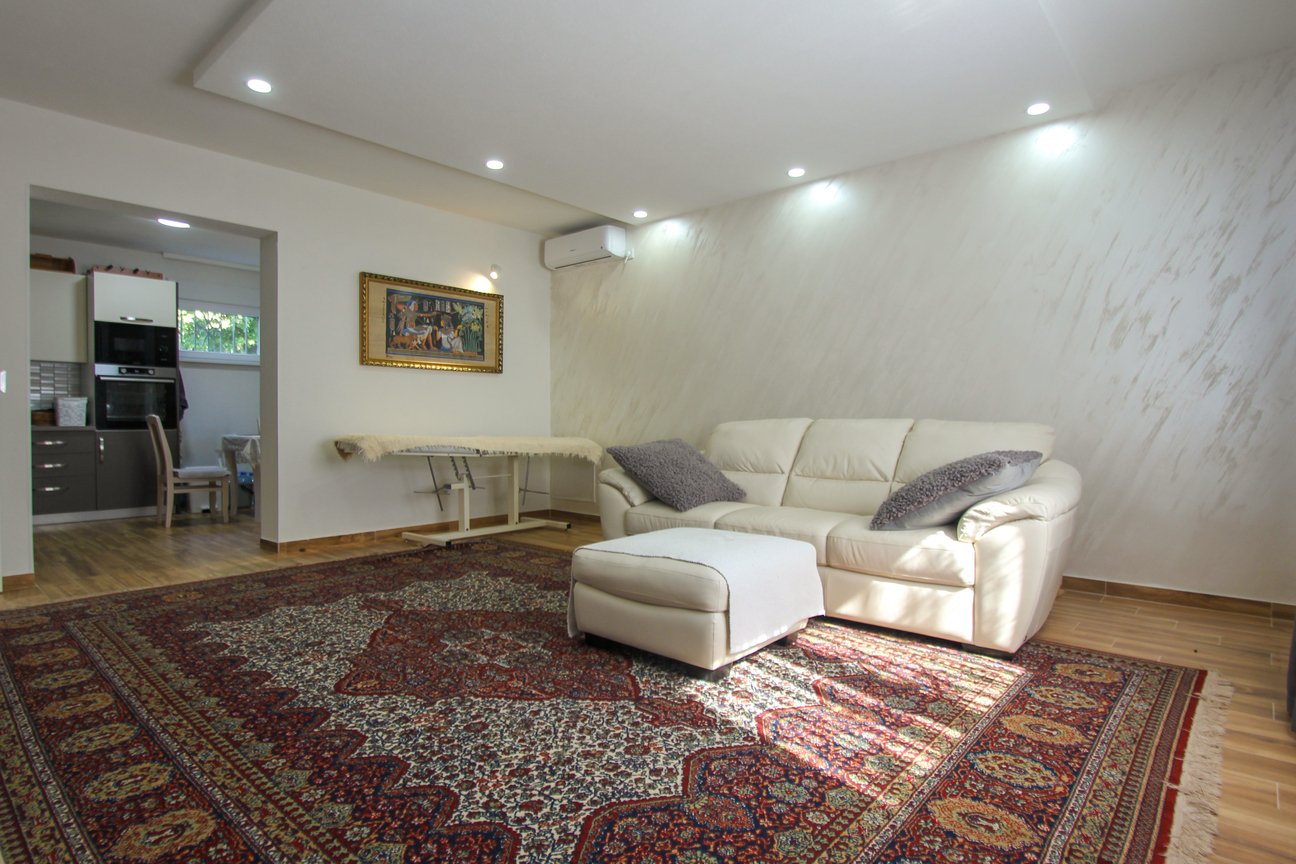 2 bedroom apartments in a charming 3-storey building in Bar<br><br><p>We present to your attention a stylish 2-bedroom apartment in a charming 3-store