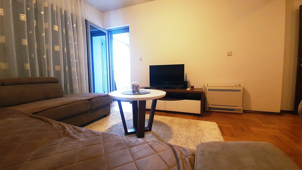 One bedroom apartment in Budva<br><br><p>For sale a one-bedroom apartment in Budva in an attractive location near the sea. The apartment has an are...