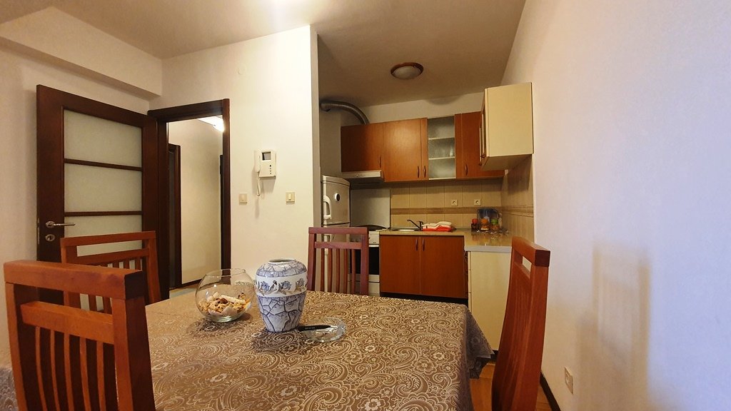 One bedroom apartment in Budva<br><br><p>For sale a one-bedroom apartment in Budva in an attractive location near the sea. The apartment has an are...