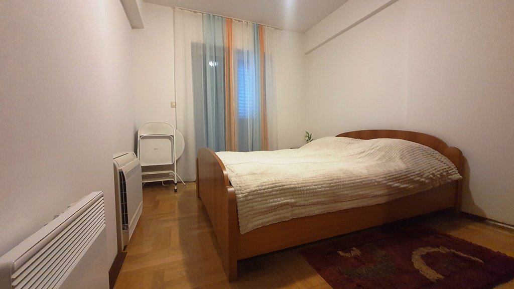 One bedroom apartment in Budva<br><br><p>For sale a one-bedroom apartment in Budva in an attractive location near the sea. The apartment has an are...