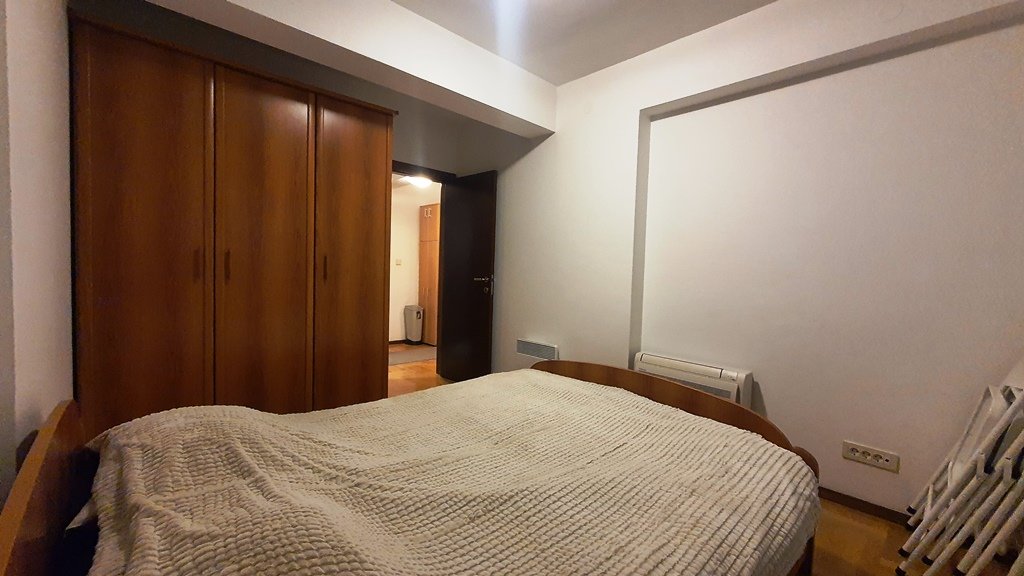 One bedroom apartment in Budva<br><br><p>For sale a one-bedroom apartment in Budva in an attractive location near the sea. The apartment has an are...
