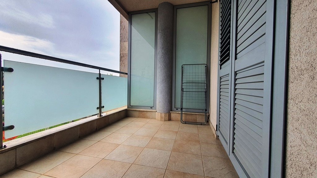 One bedroom apartment in Budva<br><br><p>For sale a one-bedroom apartment in Budva in an attractive location near the sea. The apartment has an are...