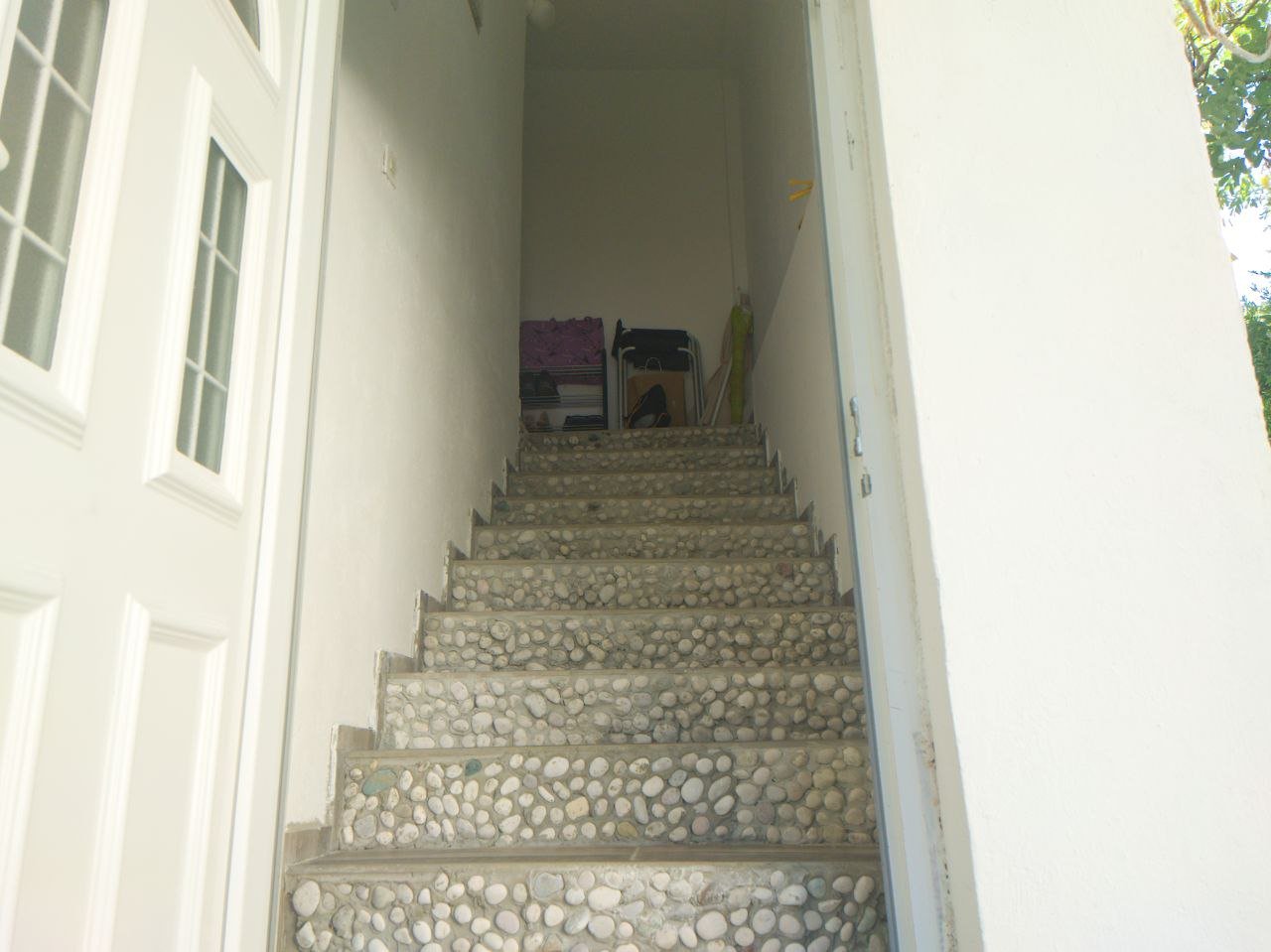 House with two apartments in Becici<br><br><p>We offer for sale a house with two apartments in the town of Becici, overlooking the mountains. The h...