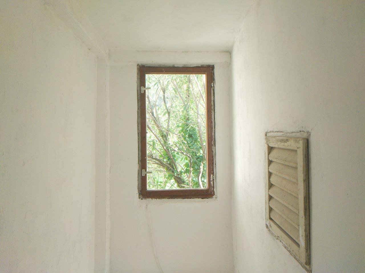 House with two apartments in Becici<br><br><p>We offer for sale a house with two apartments in the town of Becici, overlooking the mountains. The h...