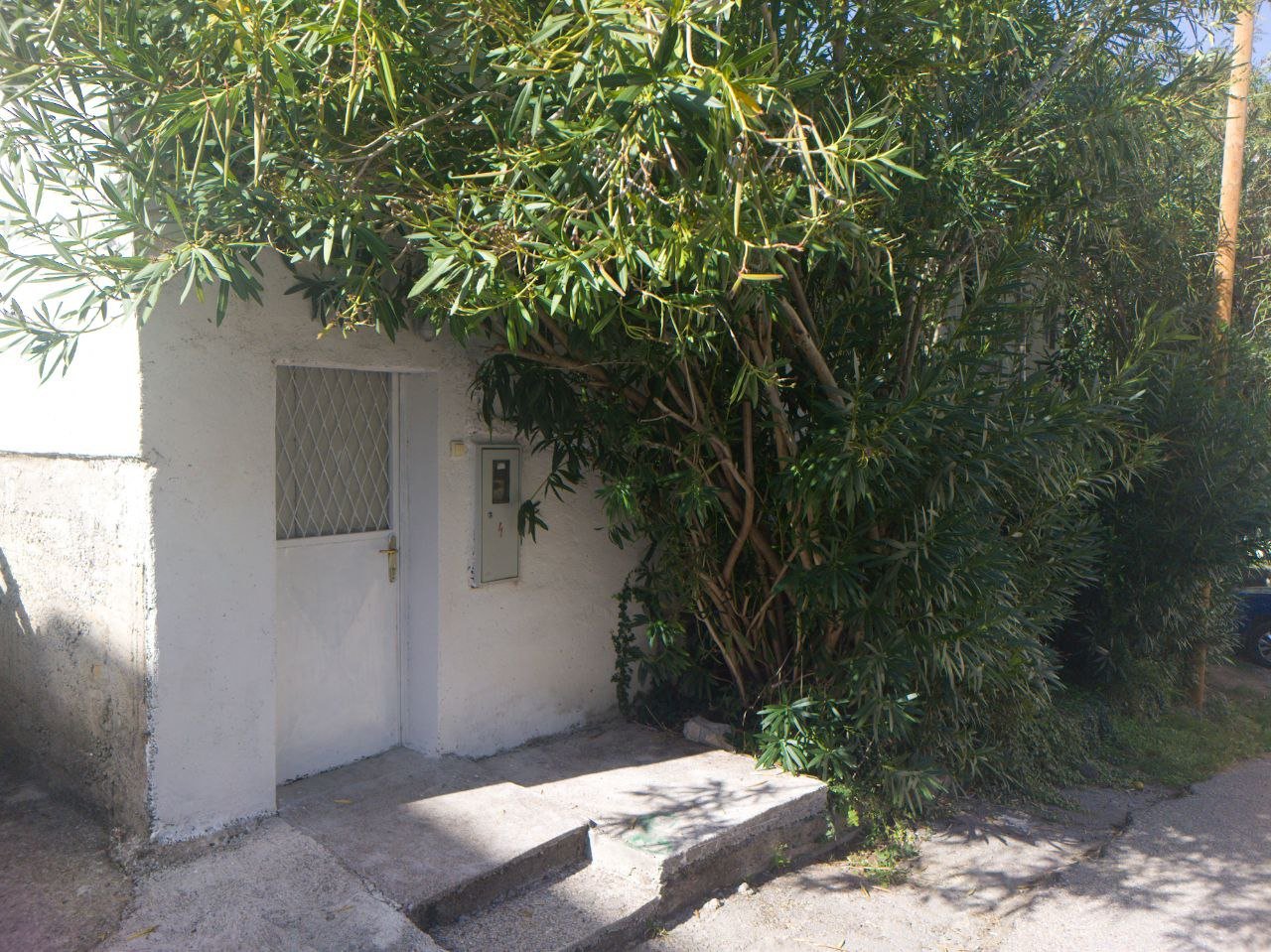 House with two apartments in Becici<br><br><p>We offer for sale a house with two apartments in the town of Becici, overlooking the mountains. The h...