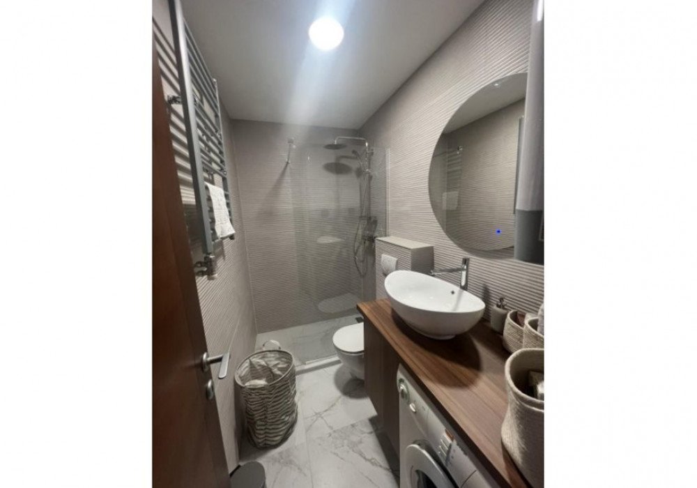 DescriptionPodgorica, the Old airfield district. Two-bedroom apartment in a new area, "Near Gorica" , Ulcinjska streetThe area is 89 sq.m.Second fl...