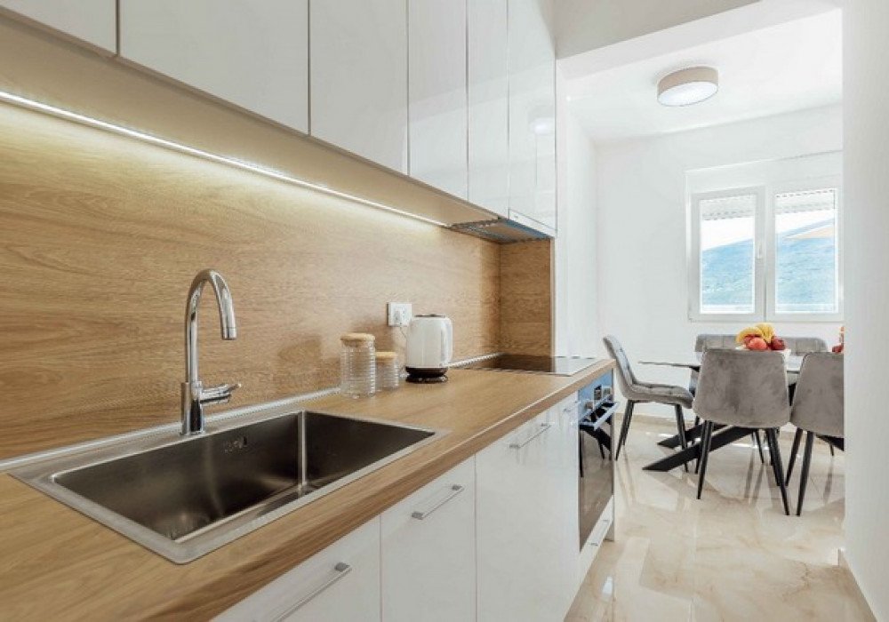 Boka Kotor Bay, Baoshichi district.  The apartment is in a new residential complex.In each house of the complex, there are only 10 luxury apartment...