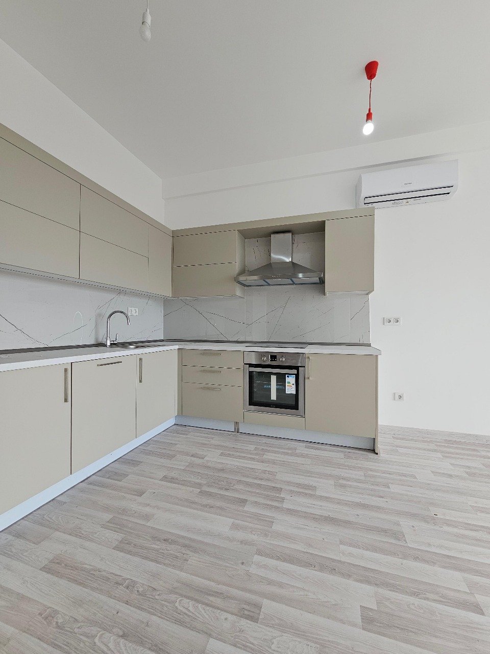 ‍‍LOCATIONThis apartment is located in Bar Center. The sea and the beach are 900m away from the apartment. Tivat airport is 54km away and Podgorica...