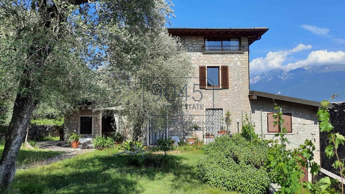 Freistehende Villa im Zitronenhain mit Panormana-Seeblick in Gargnano - Gardasee