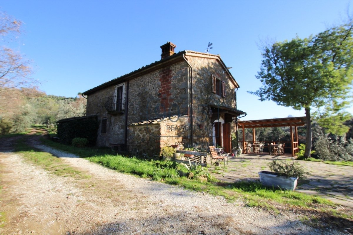 "Rustico" in idyllischer Umgebung und Panoramablick in Lamporecchio - Toskana