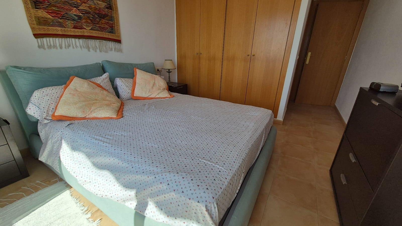  This beautiful and bright penthouse is located in an exclusive gated community in Altea la Vella, just 5 minutes drive from the beautiful beaches of 