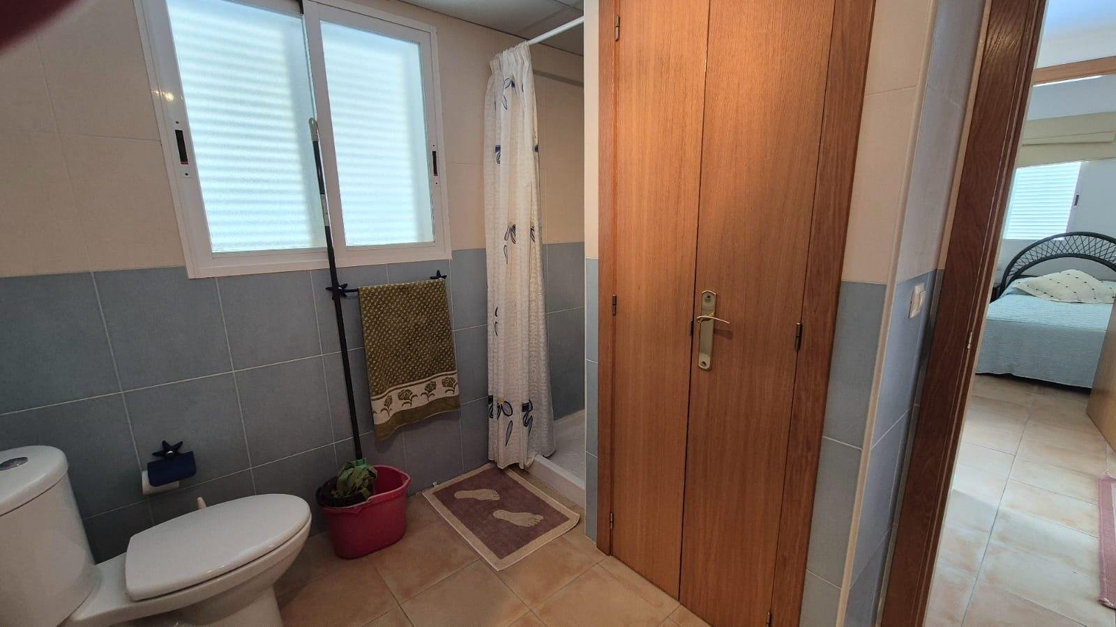  This beautiful and bright penthouse is located in an exclusive gated community in Altea la Vella, just 5 minutes drive from the beautiful beaches of 