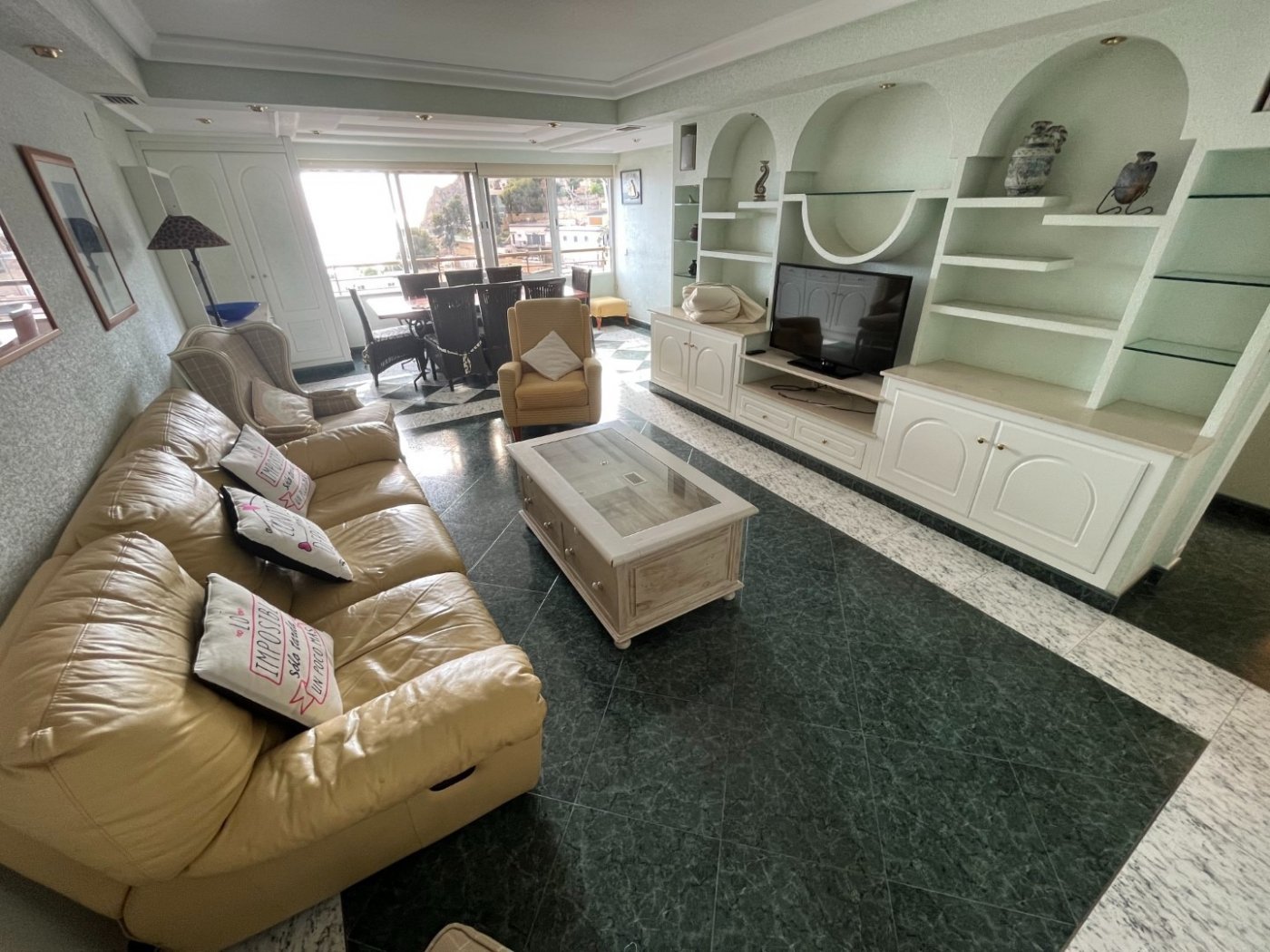  Great Apartment just 80 meters from the Poniente beach in Benidorm, with exceptional views of the sea.It includes 3 bedrooms, 2 bathrooms, a spacious