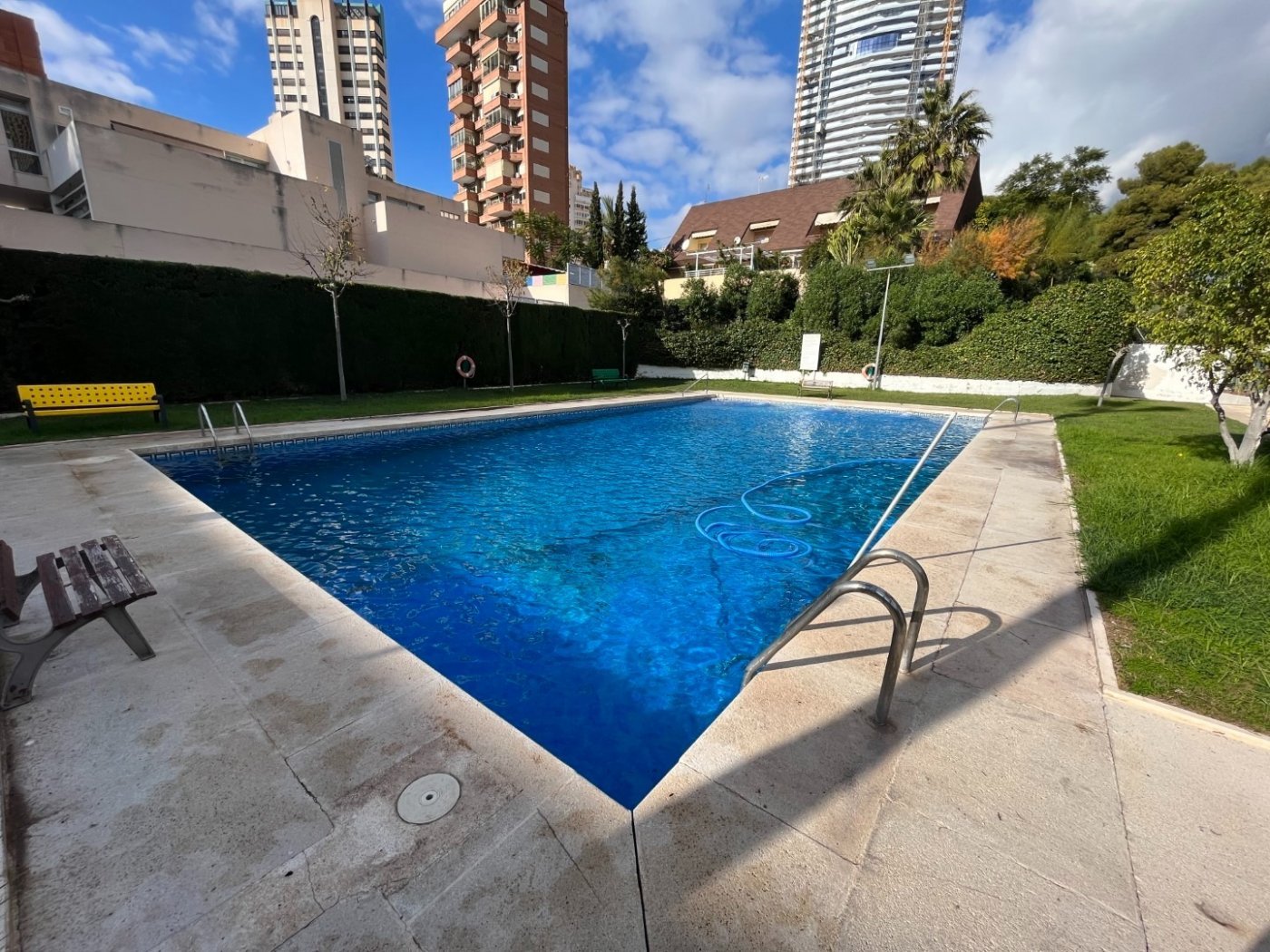  Great Apartment just 80 meters from the Poniente beach in Benidorm, with exceptional views of the sea.It includes 3 bedrooms, 2 bathrooms, a spacious