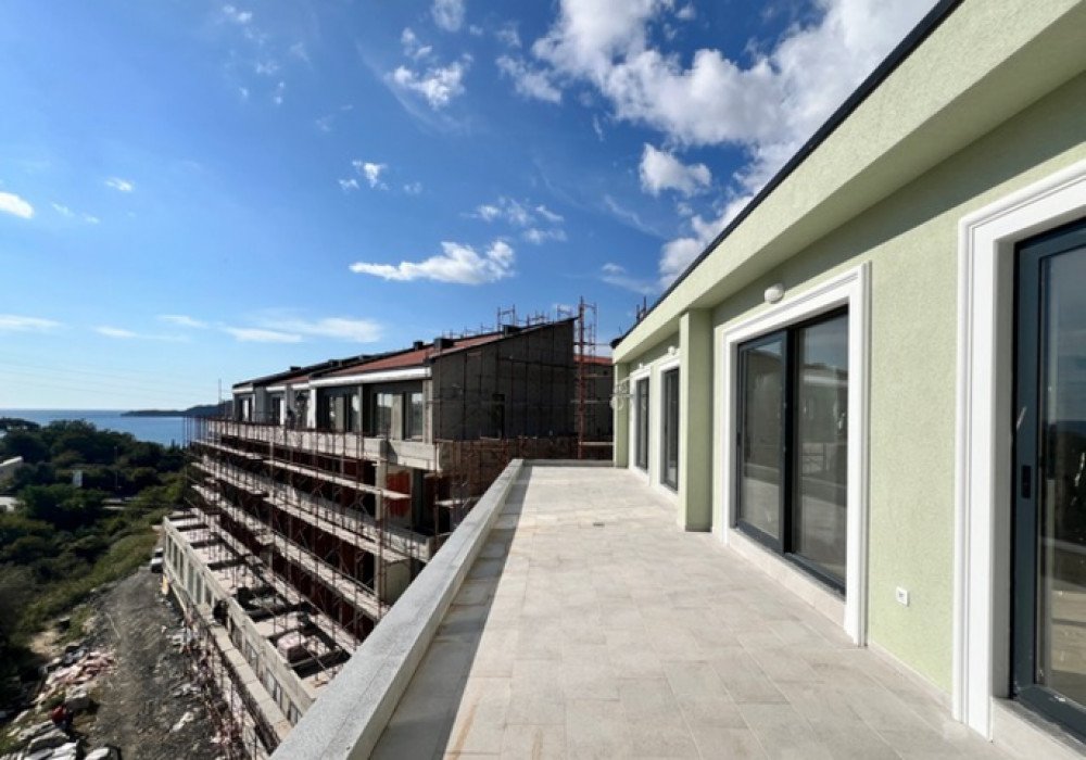 Budva riviera, Kamenovo district. A new residential complex under construction with an outdoor swimming pool

The deadline is March 2025

The sale is 