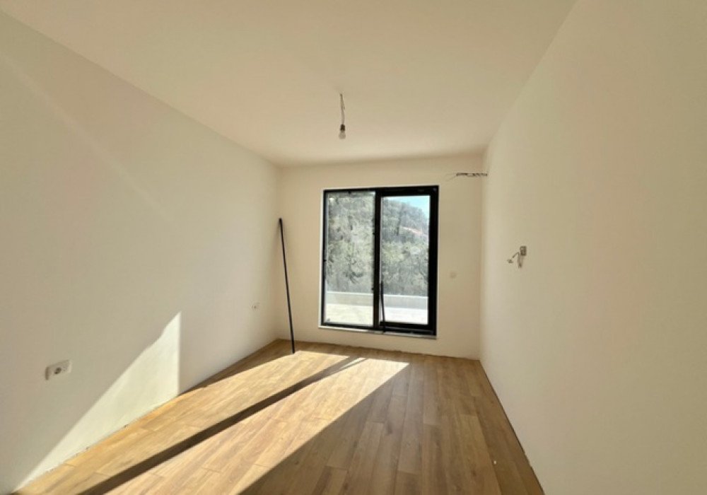 Budva riviera, Kamenovo district. A new residential complex under construction with an outdoor swimming pool

The deadline is March 2025

The sale is 