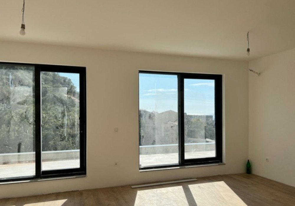 Budva riviera, Kamenovo district. A new residential complex under construction with an outdoor swimming pool

The deadline is March 2025

The sale is 