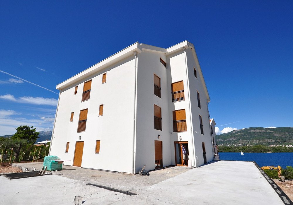 Location: Krtole village, Lustica peninsulaThe sale is "first hand" - from the Developer, therefore, the Buyer does not pay a state tax in the amou...