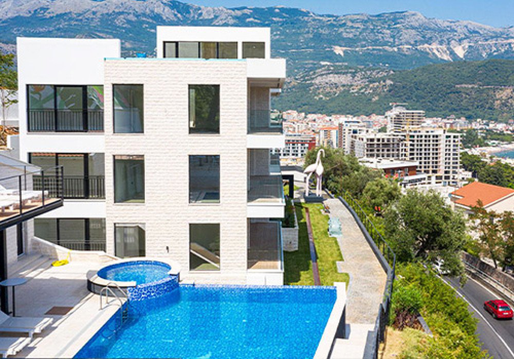 Budva, a new luxury residential complex with panoramic views, a closed area and a swimming pool.Distance to the sea 350msea viewThe complex consist...
