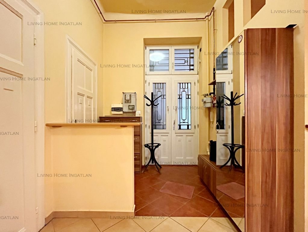 <p>13. kerületben, Újlipótvárosban 83 nm-es lakás eladó.</p><p>Az ingatlan jelenleg két szobás, ami könnyűszerrel három szobássá alakítható.</p><p>...