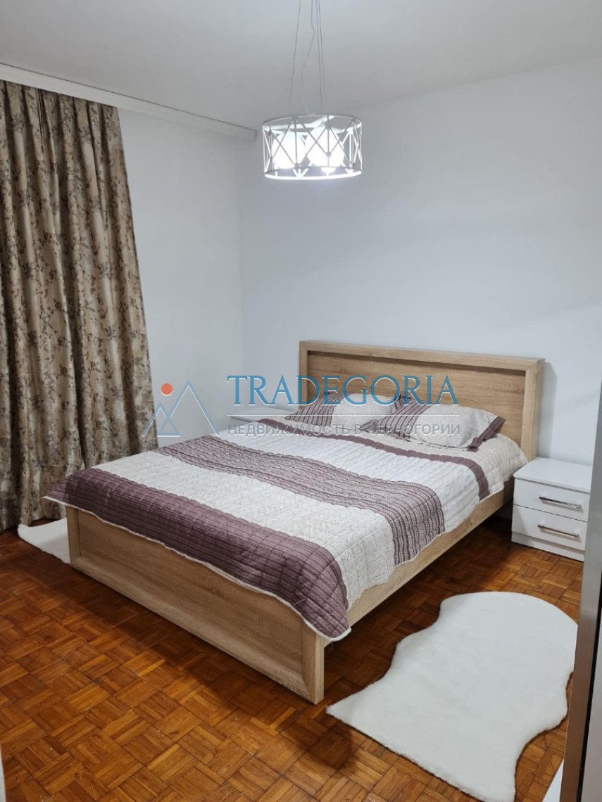 <p>Two-bedroom apartment in the very center of Bar</p><div><p> Apartment characteristics:</p><p> - apartment area 75 m2</p><p> - located on the fir...