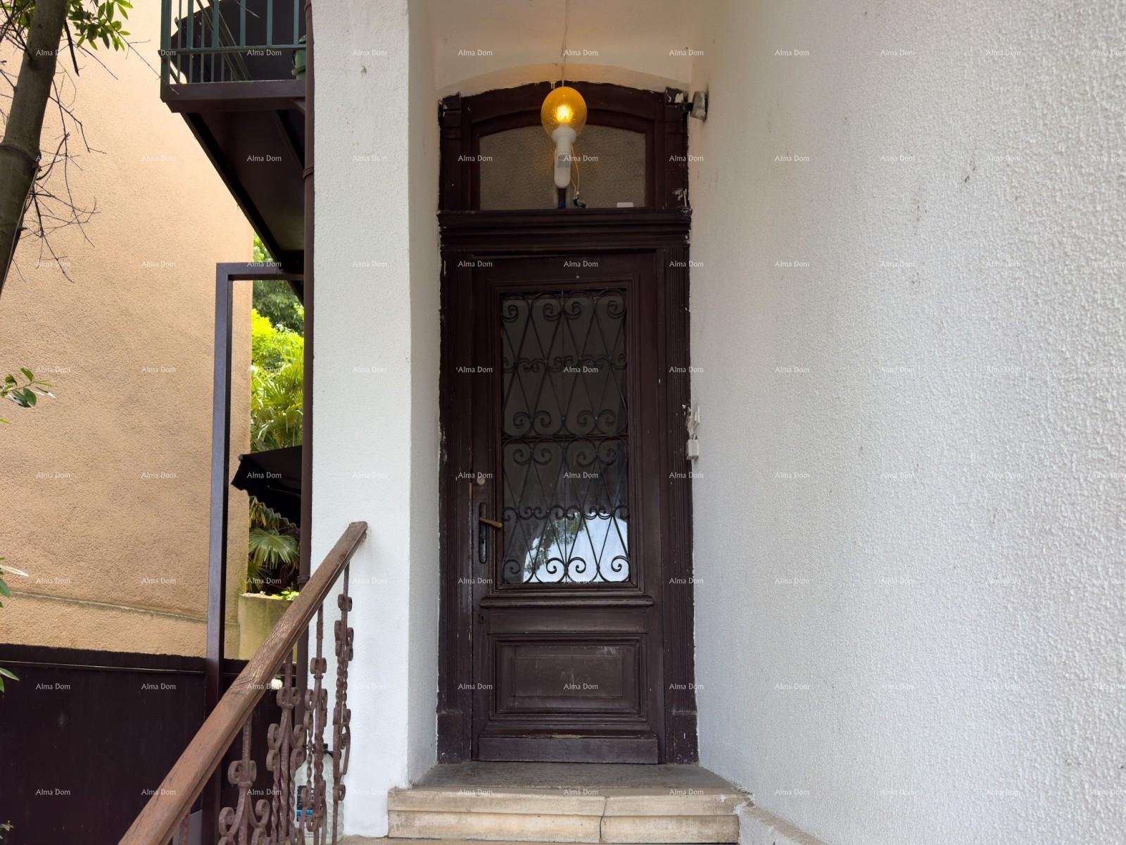 Wohnung Verkauf einer Wohnung im Zentrum mit 4 Wohneinheiten, Pula!