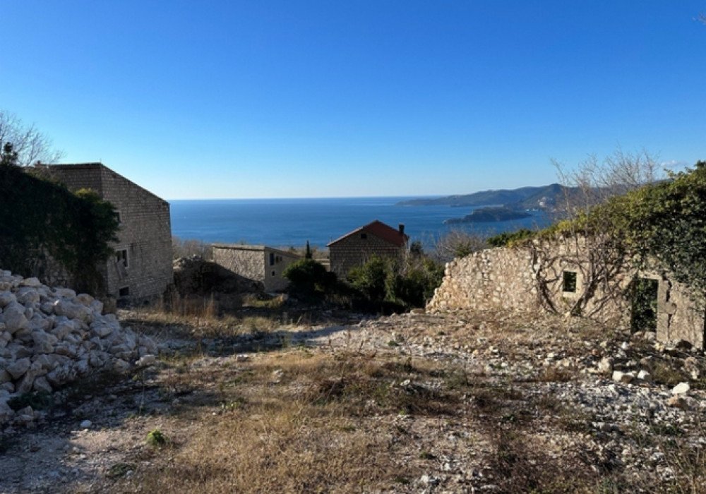 DescriptionThe Finished Project! All permissions have been received! Buy and build your dream house!!! Budva Riviera. An urbanized plot with a resi...
