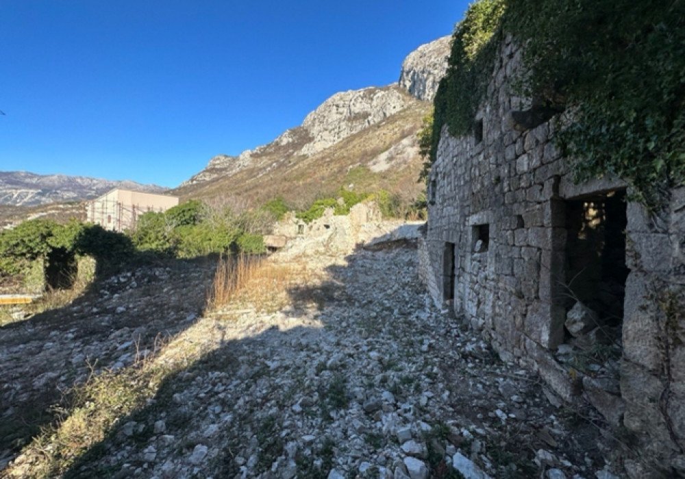 DescriptionThe Finished Project! All permissions have been received! Buy and build your dream house!!! Budva Riviera. An urbanized plot with a resi...