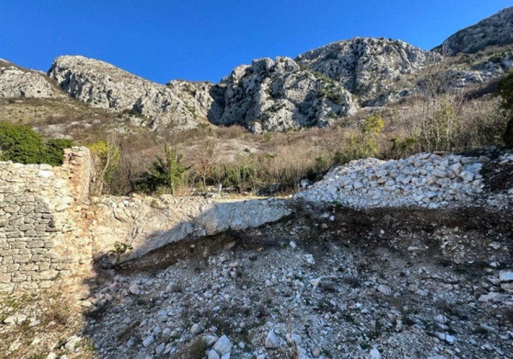 DescriptionThe Finished Project! All permissions have been received! Buy and build your dream house!!! Budva Riviera. An urbanized plot with a resi...