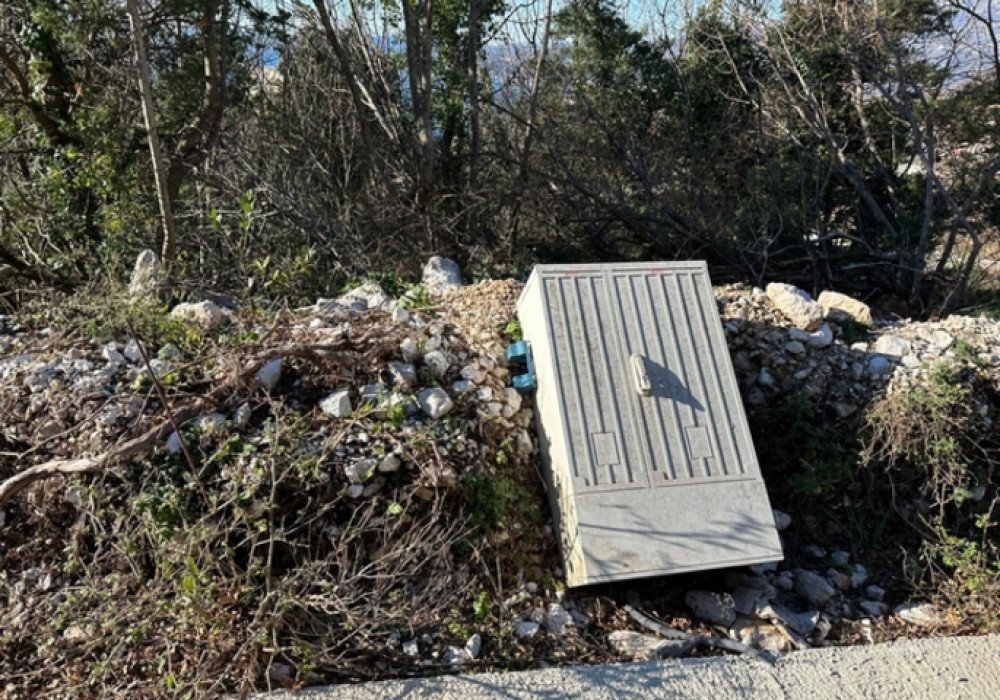 DescriptionThe Finished Project! All permissions have been received! Buy and build your dream house!!! Budva Riviera. An urbanized plot with a resi...