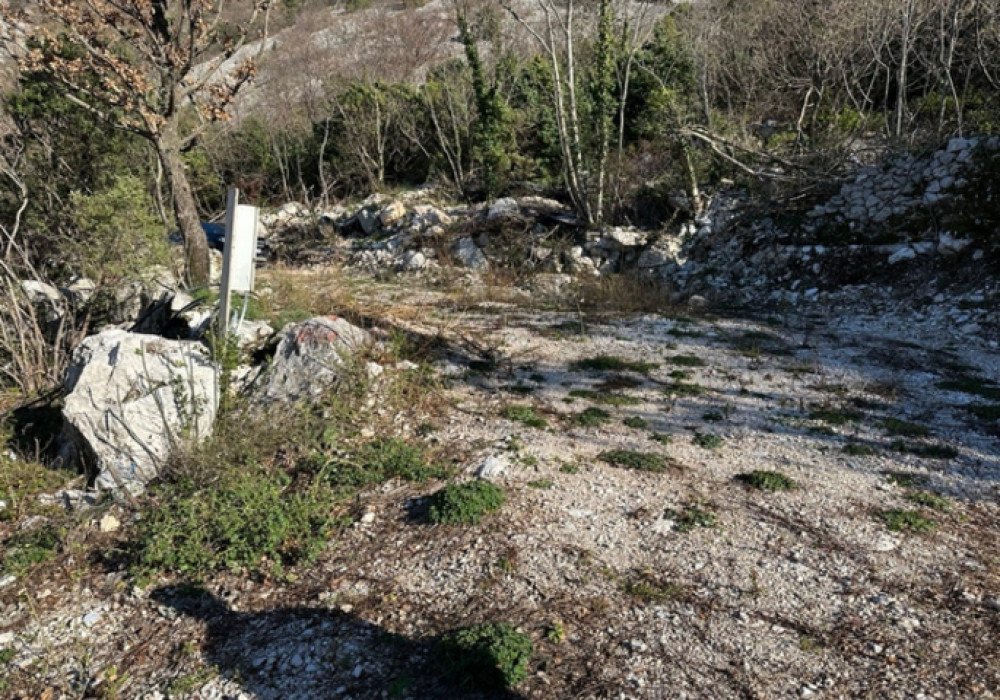 DescriptionThe Finished Project! All permissions have been received! Buy and build your dream house!!! Budva Riviera. An urbanized plot with a resi...