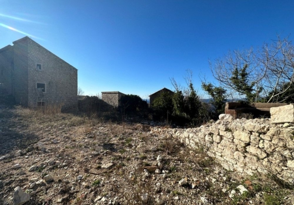 DescriptionThe Finished Project! All permissions have been received! Buy and build your dream house!!! Budva Riviera. An urbanized plot with a resi...
