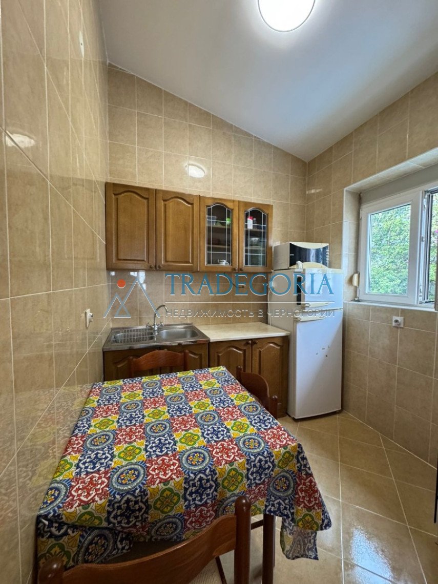 <h2>description</h2><h3>Apartment by the sea in the Green Belt of Bar</h3><p> Bar city, Shushan district 3rd floor | 38 m² Distance to the sea: 300...