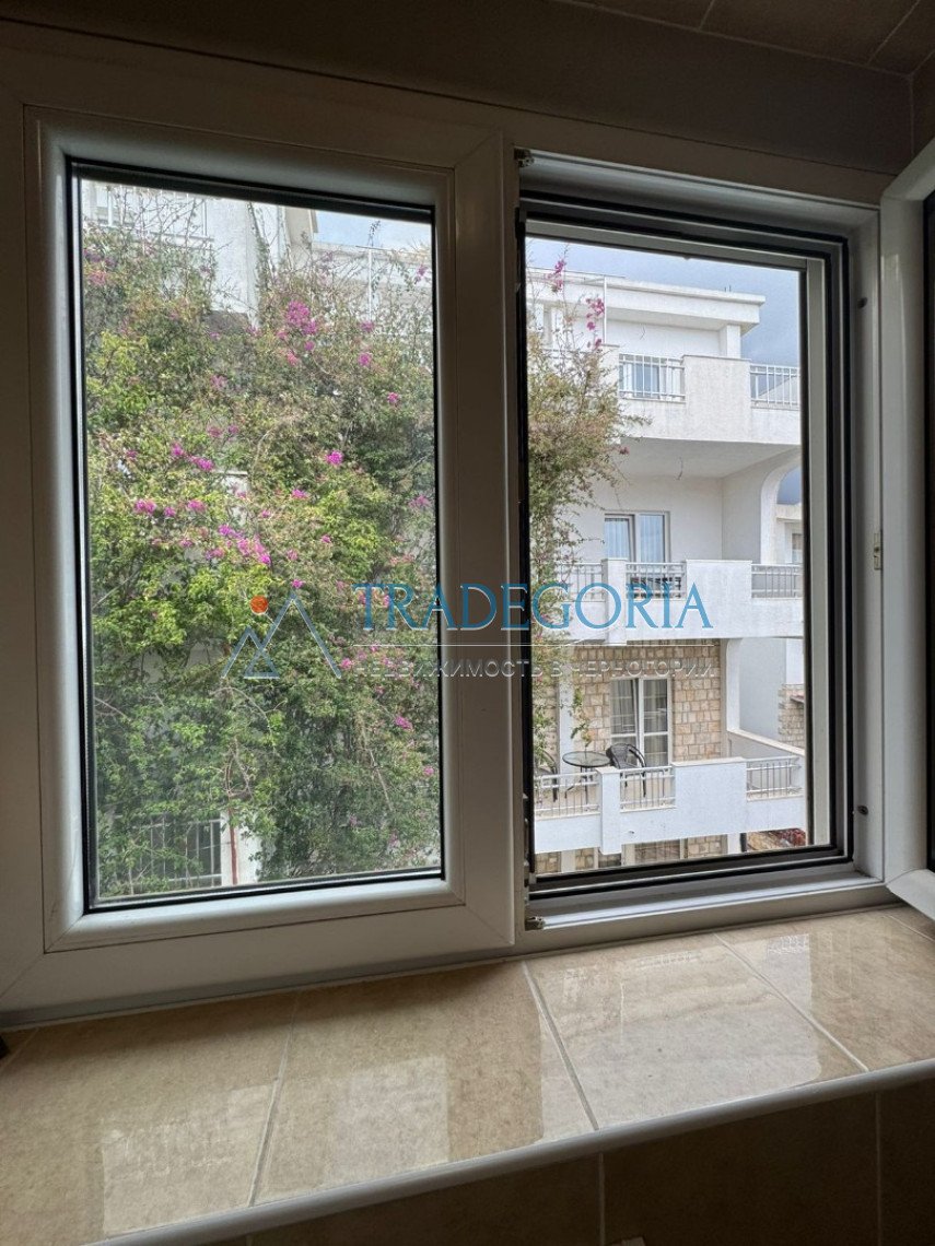 <h2>description</h2><h3>Apartment by the sea in the Green Belt of Bar</h3><p> Bar city, Shushan district 3rd floor | 38 m² Distance to the sea: 300...