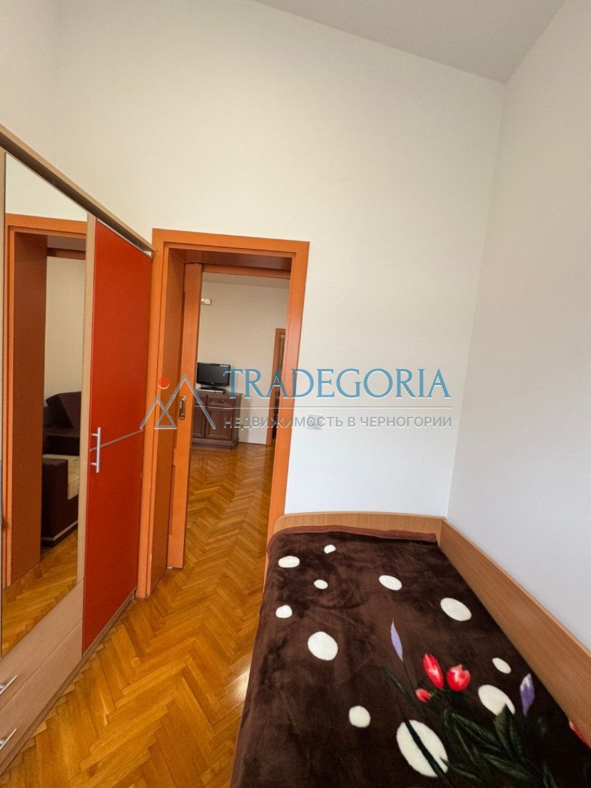 <h2>description</h2><h3>Apartment by the sea in the Green Belt of Bar</h3><p> Bar city, Shushan district 3rd floor | 38 m² Distance to the sea: 300...