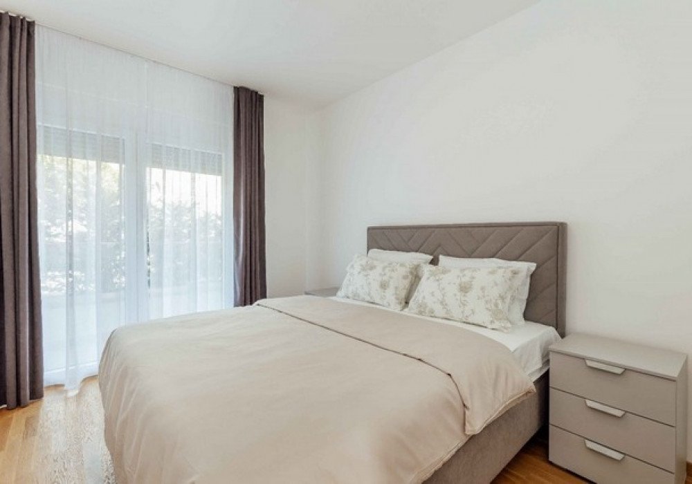 Boka Kotor Bay, Baoshichi district.  The apartment is in a new residential complex.In each house of the complex, there are only 10 luxury apartment...