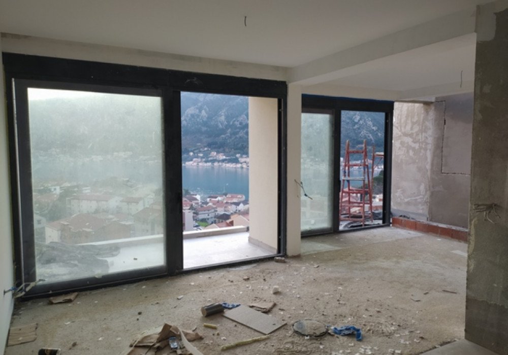Boka Kotorska bay, Dobrota area. New residential complex in a unique location. Apartments of various sizes and sizes.Distance to the sea 300m.sea v...