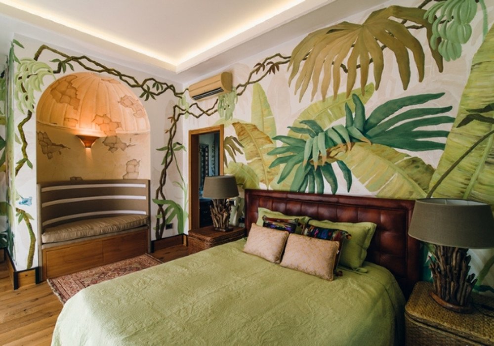 DescriptionBudva Riviera, Rejevici district. A unique luxury villa with five bedroomsThe area is 550 sq.m. The plot area is 1408 sq.m. Private gard...