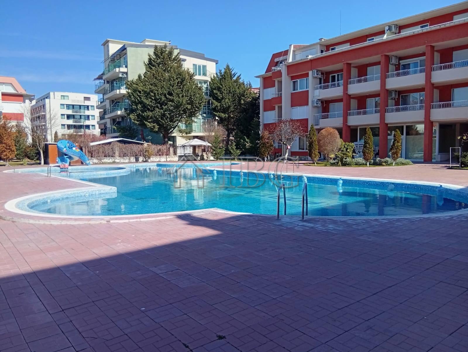 Sunny Beach:  Spacious One-Bedroom Apartment with Pool View in Sunny Fort Complex, Sunny Beach<br><br>We are pleased to offer this fully furnished one-bedroom apar 