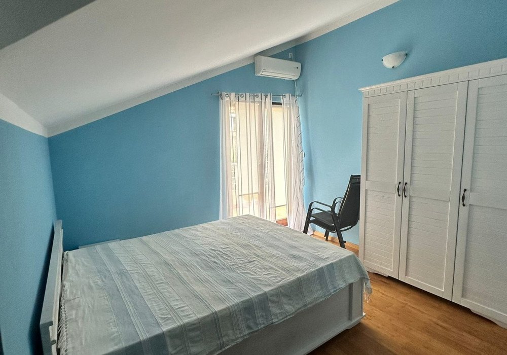 Boka Bay of Kotor, Risan city. Two-bedroom apartment

The distance to the sea is 300m.

The area is 90 sq.m.

The third floor

The house does not have