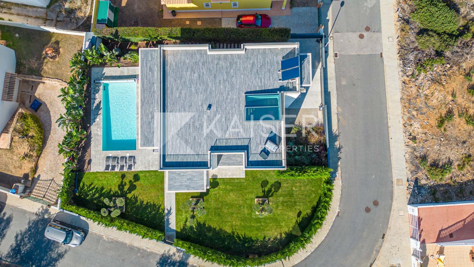 Home Staging | Video | Virtual Tour 
Kürzlich erbaute Villa in einer der schönsten Küstenregionen der Algarve, die für ihre Vielfalt an Stränden bekan