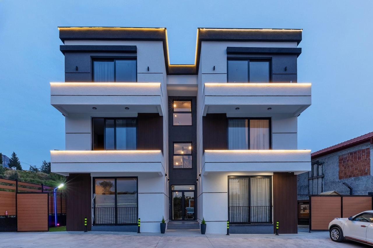 ‍

‍

LOCATION
This apartment is located in Kotor Municipality, 16km away from Kotor Center and 6km from Budva Center. The sea and the beach are 9km a