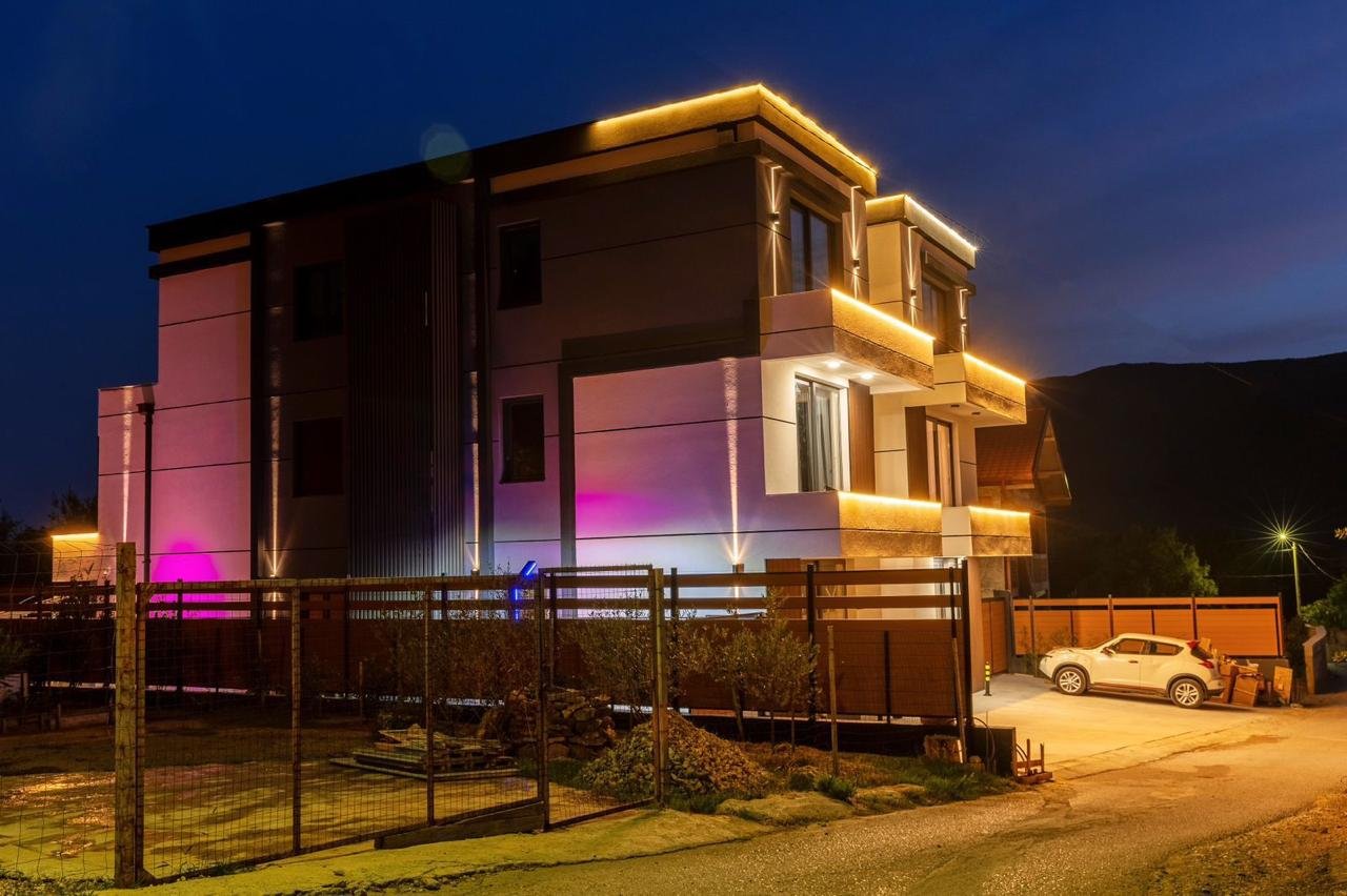 ‍

‍

LOCATION
This apartment is located in Kotor Municipality, 16km away from Kotor Center and 6km from Budva Center. The sea and the beach are 9km a