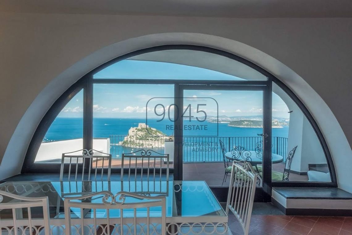 Einzigartige Villa mit Panoramablick in Ischia im Golf von Neapel