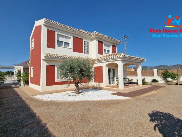 This fantastic opportunity to buy a newly built villa in a new residential area in the Lorca area, in the province of Murcia.There are various prop... 