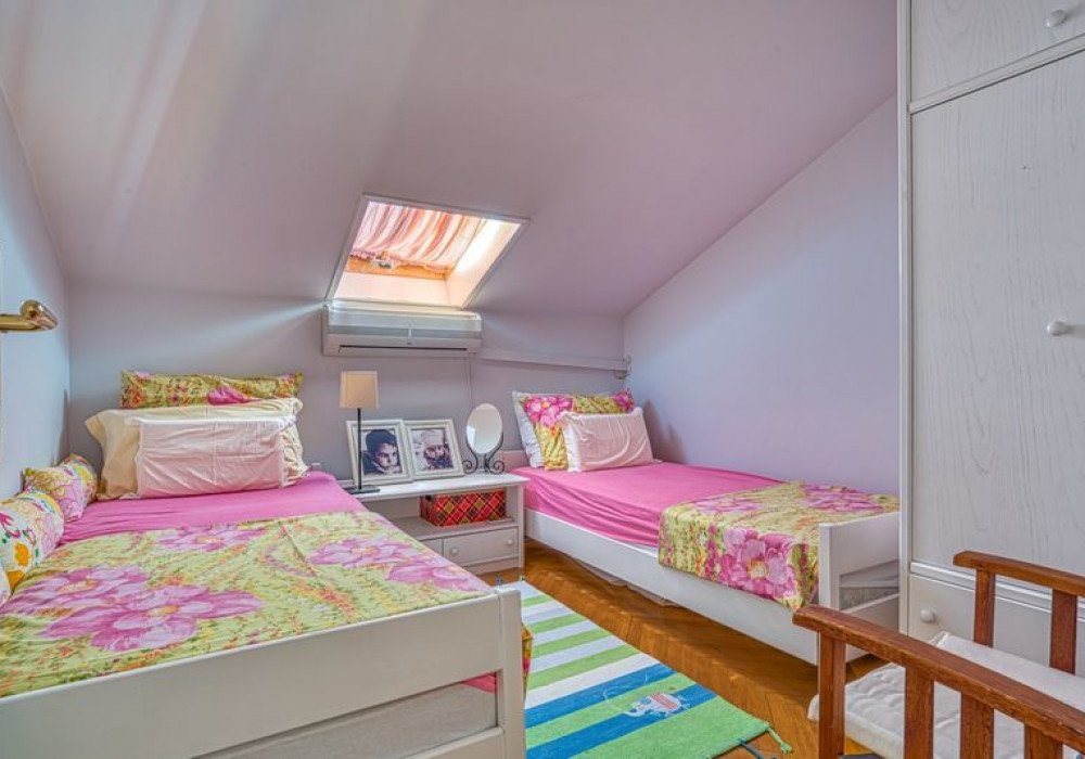 Area: 85 sq.mBedrooms: 3Bathrooms: 2Floor: 4Garage: 16 sq.m.Fully furnished apartment