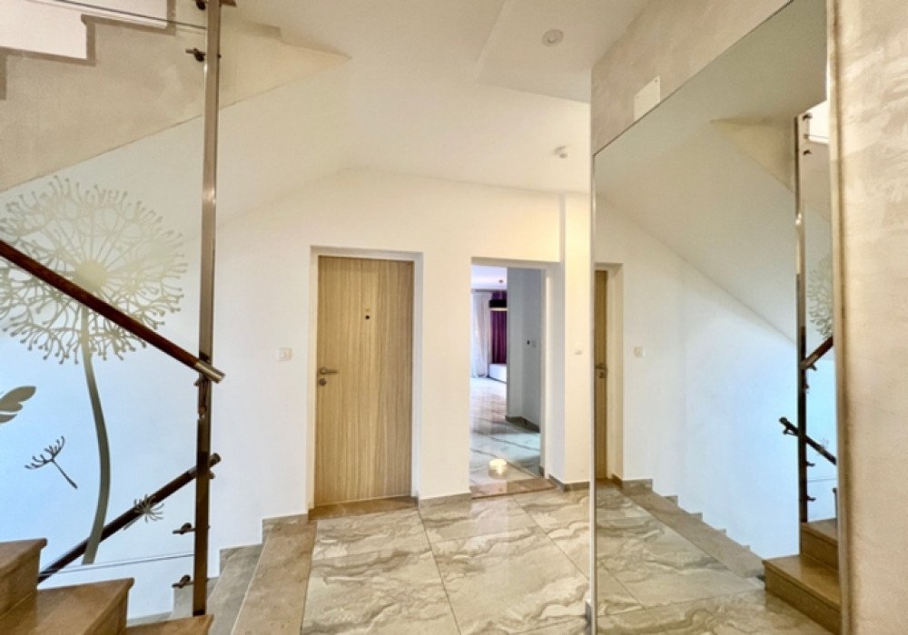 Budva Riviera, Rafailovichi district. One bedroom apartment in a new house.Distance to the sea 200m.Open poolArea 63 sq.m.Floor - sixthThe house is...