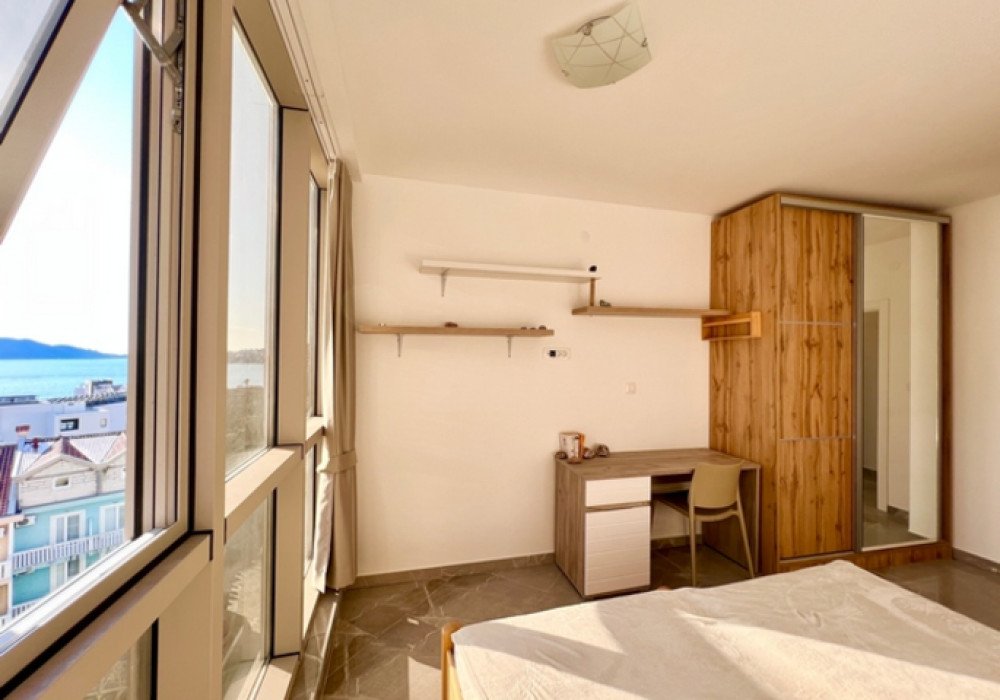 Budva Riviera, Rafailovichi district. One bedroom apartment in a new house.Distance to the sea 200m.Open poolArea 63 sq.m.Floor - sixthThe house is...