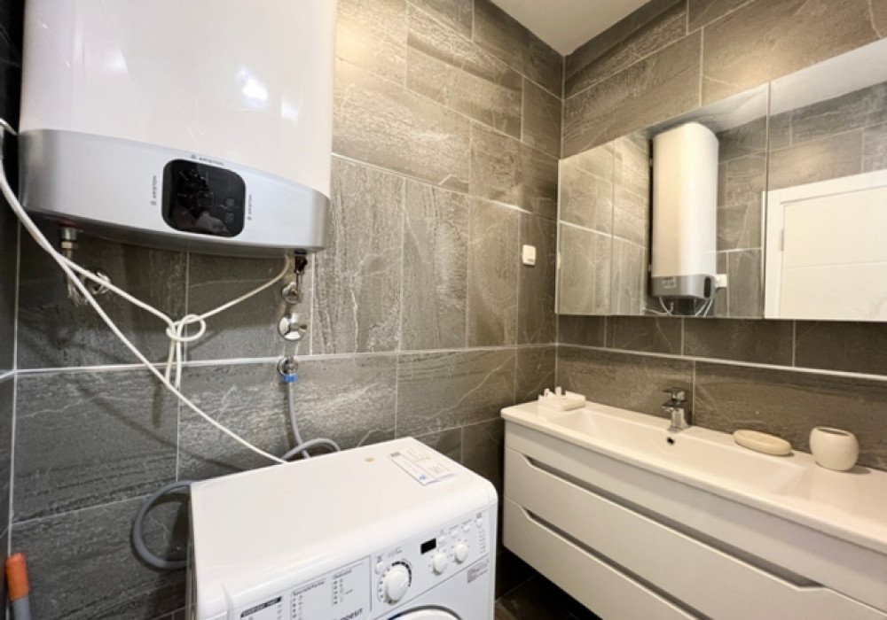 Budva Riviera, Rafailovichi district. One bedroom apartment in a new house.Distance to the sea 200m.Open poolArea 63 sq.m.Floor - sixthThe house is...