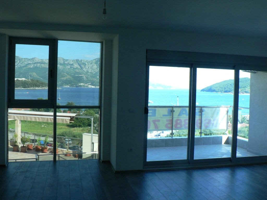 Apartment with spectacular sea view<br><br><p>Apartments for sale in a new exclusive residential complex in Budva, near the Old Town.&nbsp;  	 The ...